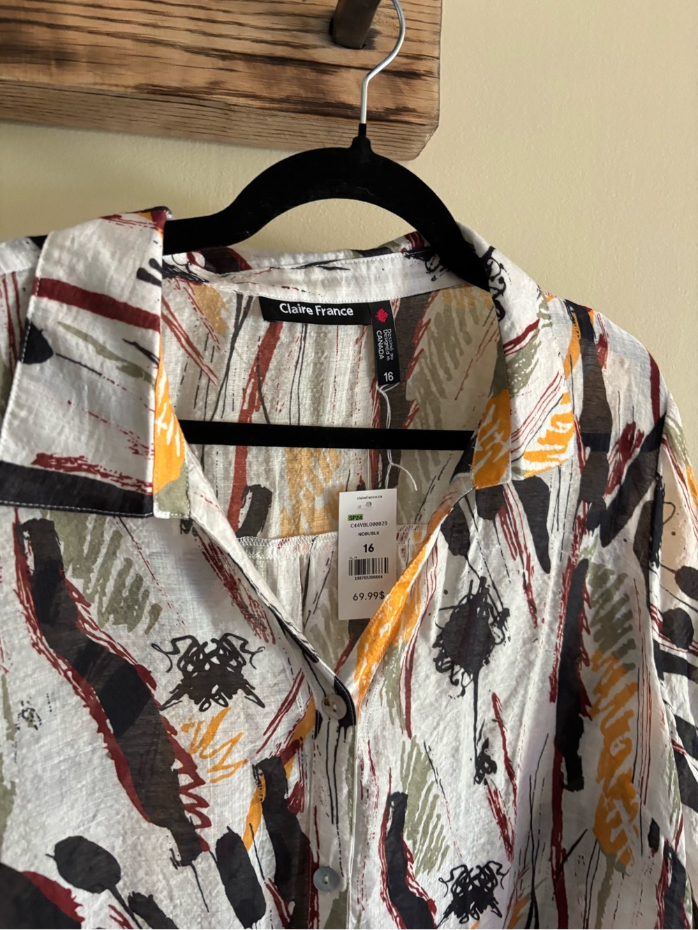 156.) NWT / Claire France / Abstract-Print Button-Front Blouse - Picture 5 of 10